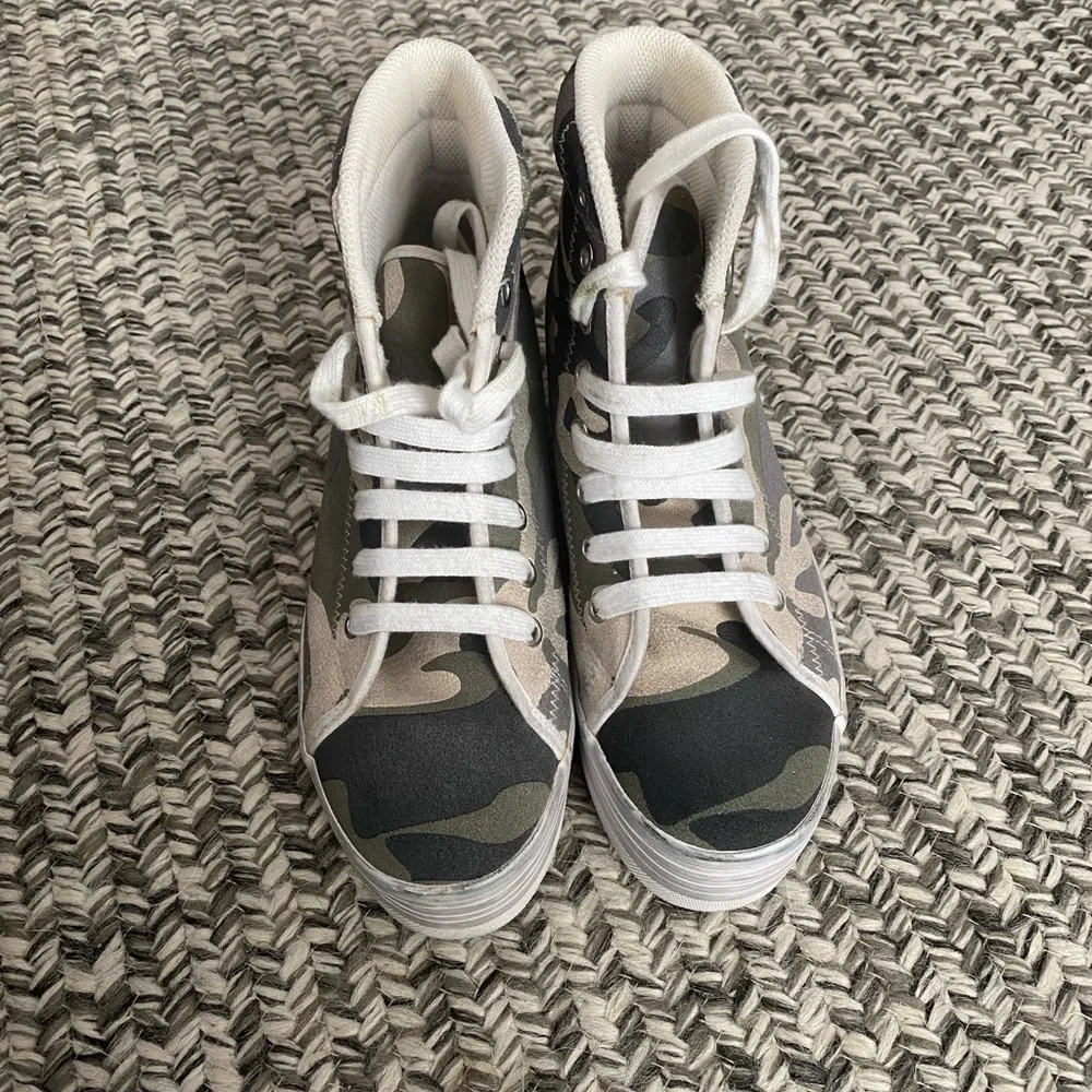 Jeffrey Campbell JC PLAY platform camo high top sneakers Sz8 - Picture 3 of 6